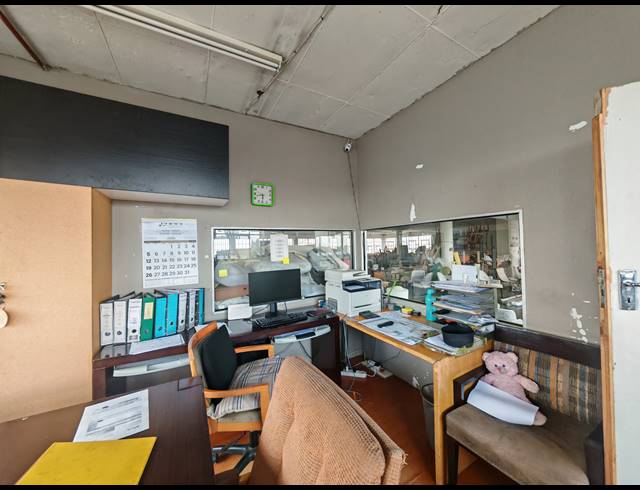 1,850M² WAREHOUSE FOR SALE IN BOOYSENS RESERVE